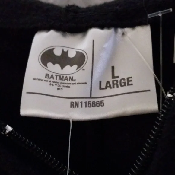 NWT DC Batman pajamas with attached hood and cape black and yellow size L - Picture 3 of 5
